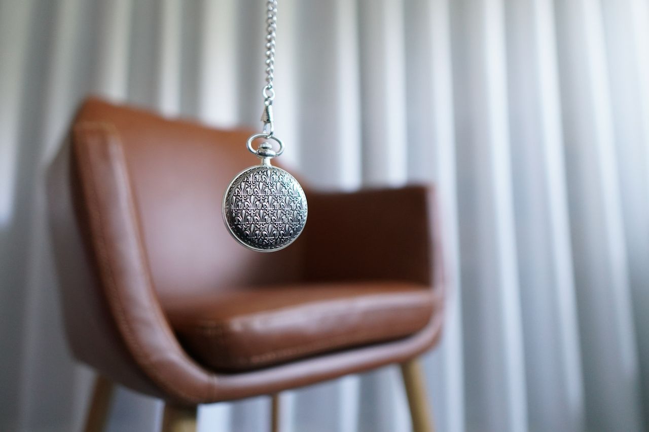 Taschenuhr als Symbol für Hypnose